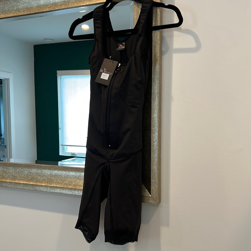 Dr. Shape postoperative garment